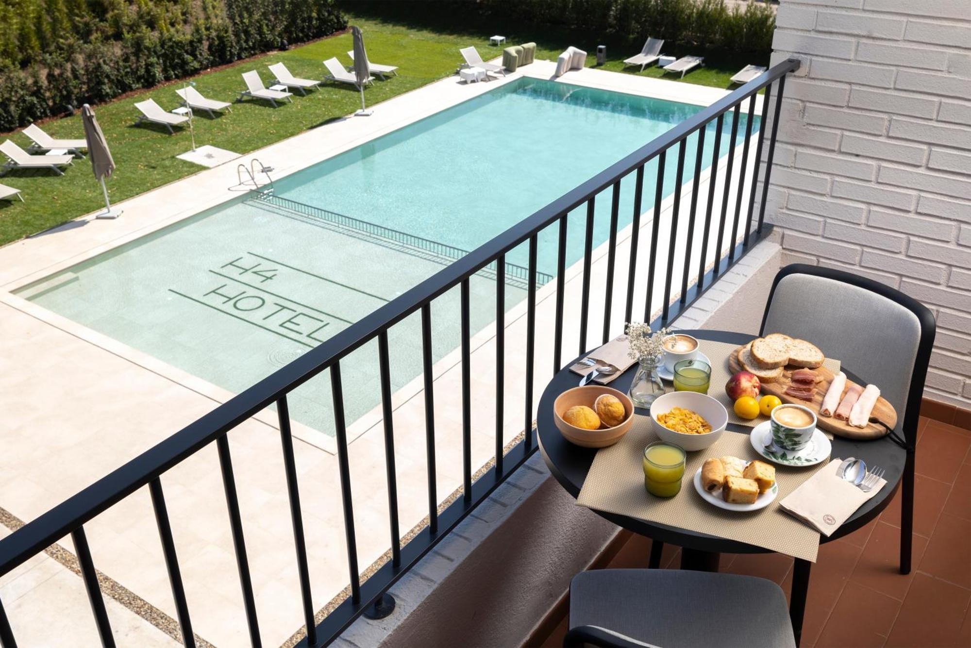 Hotel H4 Cangas 3 Superior Eksteriør billede
